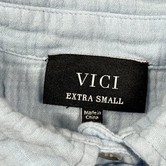VICI Relaxed Button Up Shirt Powder Blue Sz XS - Picture 11 of 12